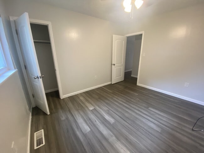 Photo - 215 Pleasant Valley