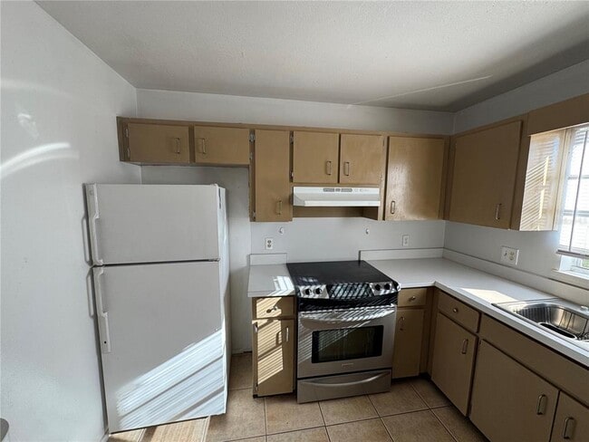 Photo - 190 S Nekoma Ave