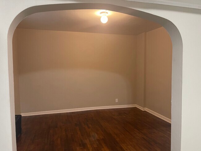 Photo - 836 N Larch St Unit 2