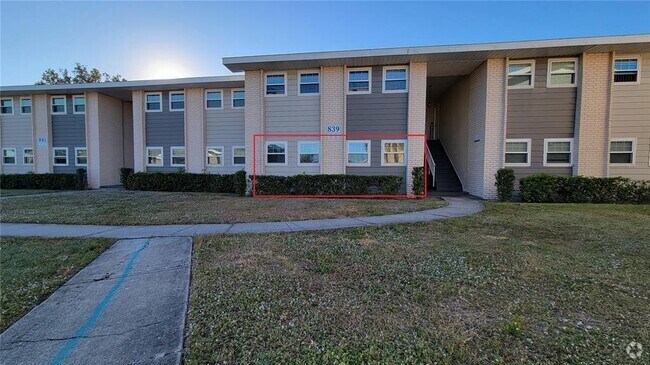 Building Photo - 839 Sky Lake Cir Unit A Rental