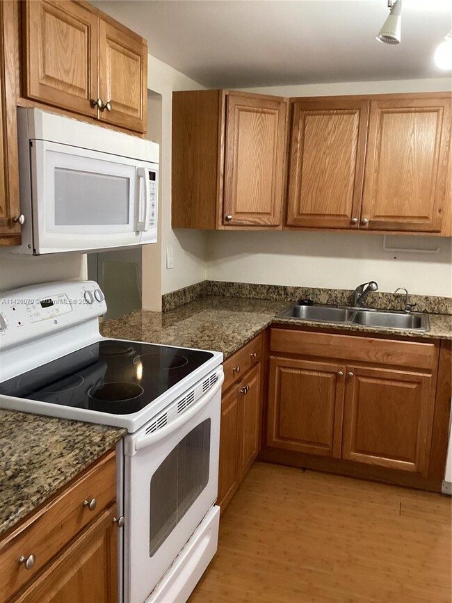 Photo - 8141 SW 24th Ct Apartment Unit 306