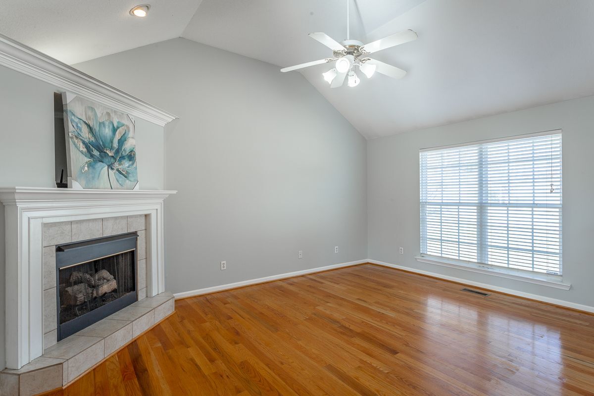 Photo - 946 Fuller Glen Cir