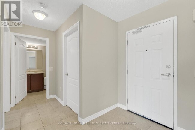 Photo - 137 Sydenham Wells Unit 15
