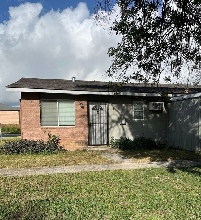 Building Photo - 7115 Glen Terrace Unit 2