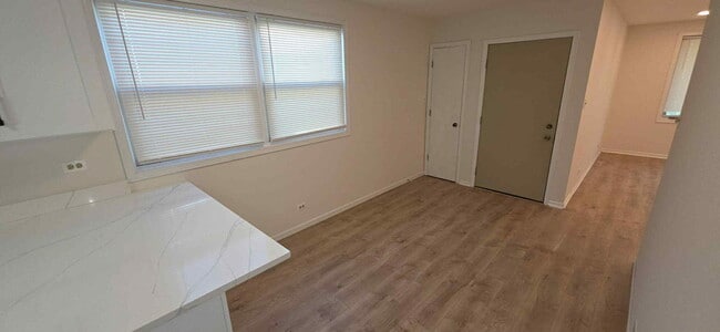 Photo - 445 W 37th St Unit 2