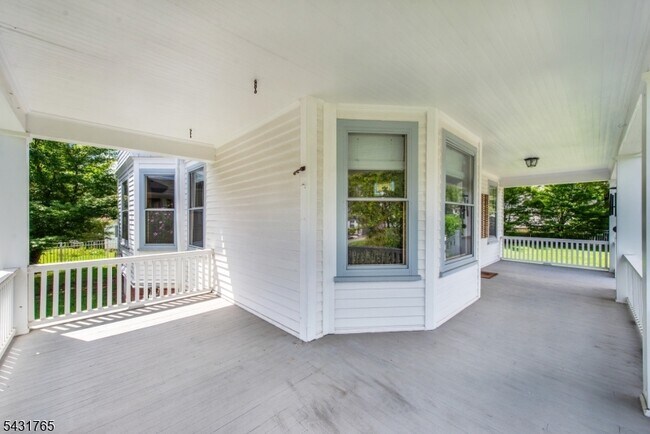 Photo - 294 Claremont Ave