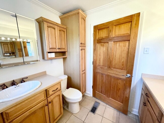 Photo - 1602 E 27th Ave