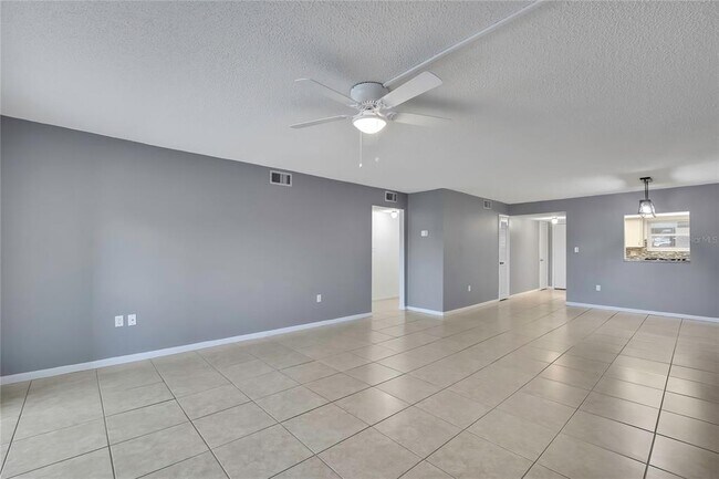 4452 Garnet Dr Unit 203