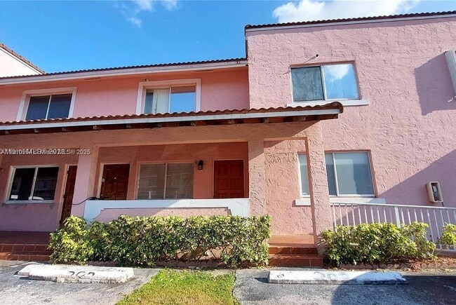 Building Photo - 8037 Lake Dr Unit 102