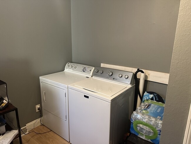 Photo - 320 30th St Dr SE