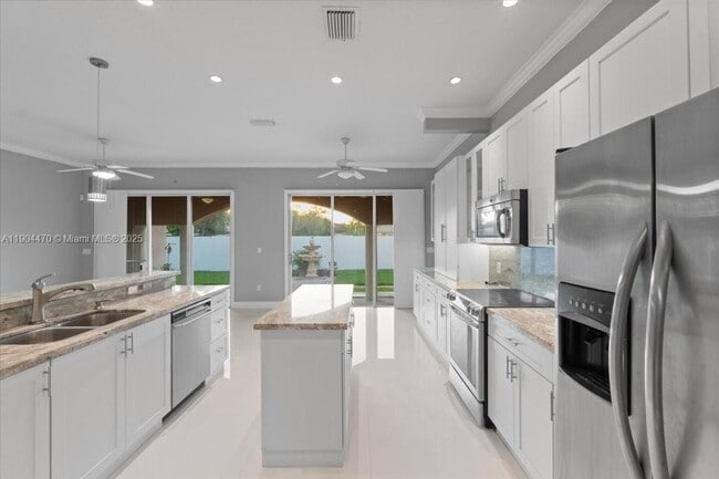 Building Photo - 16640 NW 86th Ct