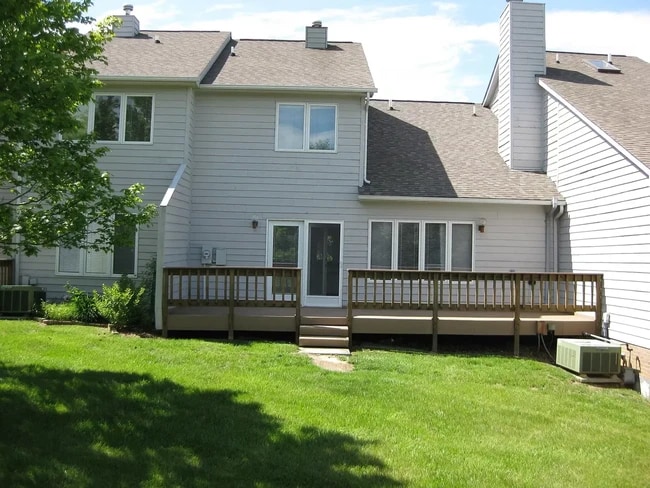 219 Woods Edge Ct