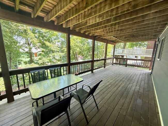 Photo - 39 Newtonville Ave Unidad 1