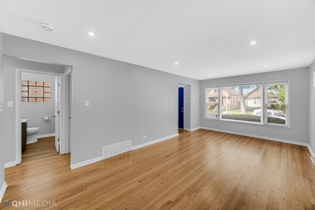 Photo - 8935 S Euclid Ave