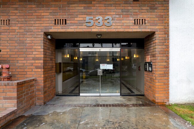 533 S St Andrews, Pl - St. Andrews Courtyard Condominiums