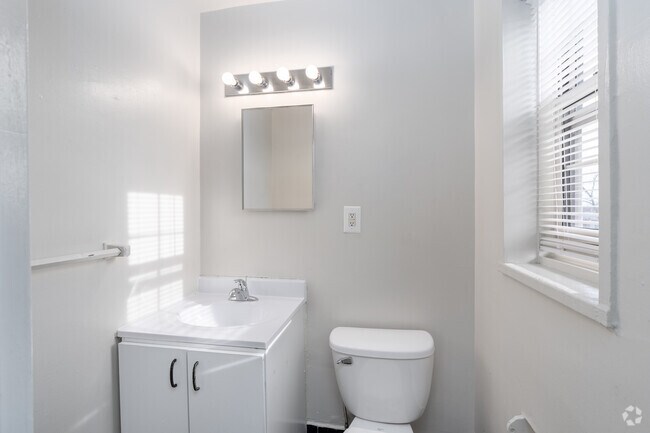 2BR, 1.5BA - 1,050SF