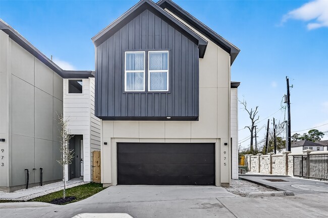 Building Photo - 975 Highland Lgt Ln