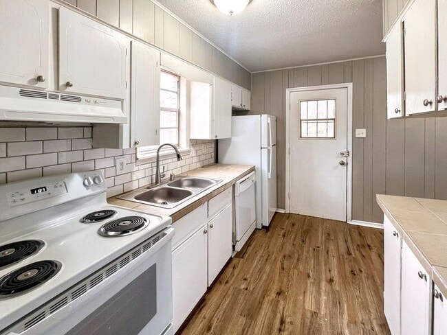 Photo - 8917 Tanya Dr Unidad A