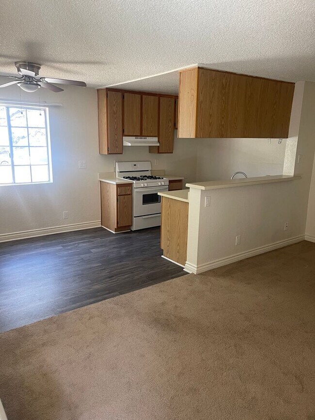 6810 Foothill Blvd Tujunga