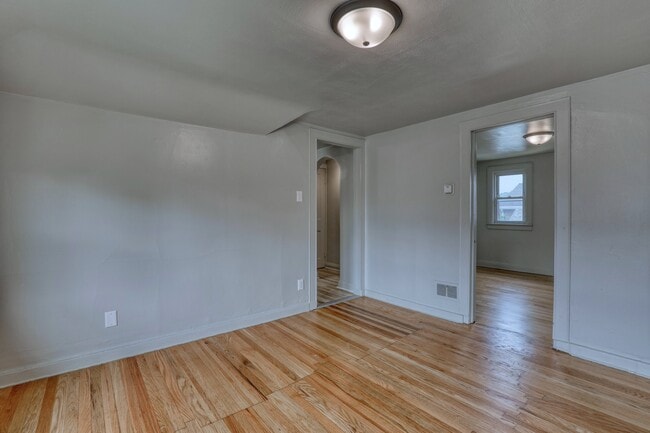 Photo - 2213 S 74th St
