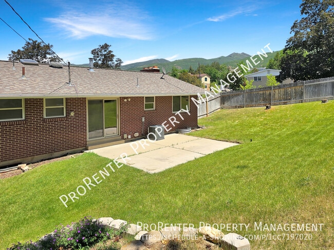 Photo - 1094 Beverly Way