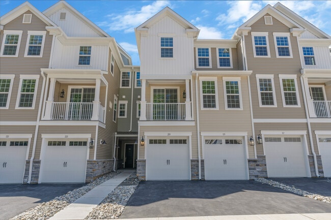 Building Photo - 219 Myrtle Rd