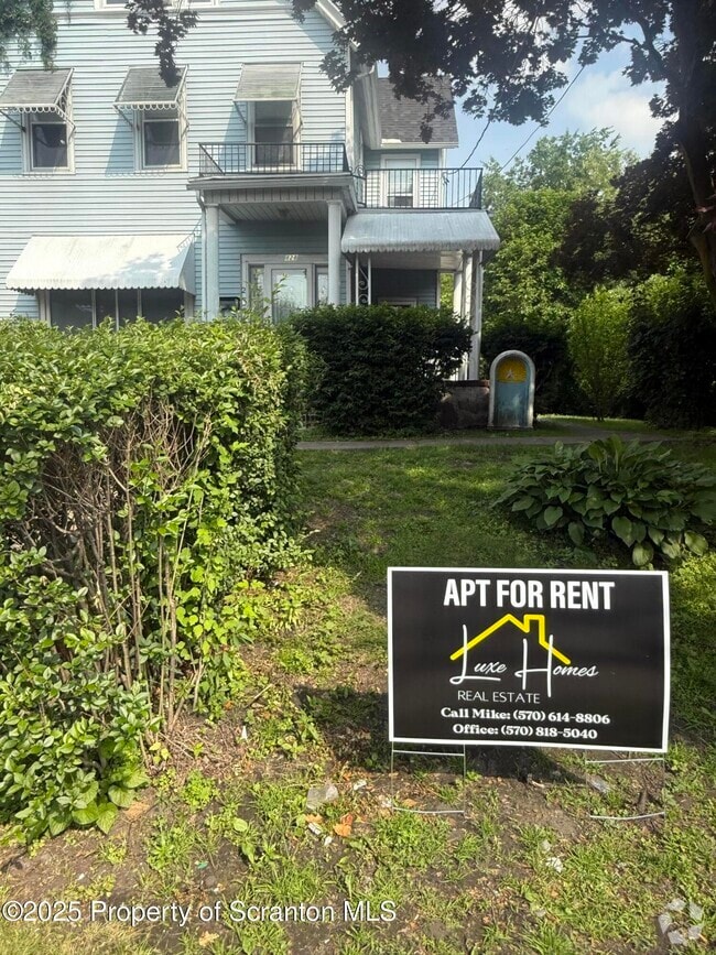 Building Photo - 828 Cedar Ave Rental