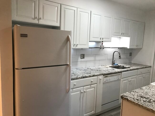 Photo - 5815 Rexford Dr Unidad K