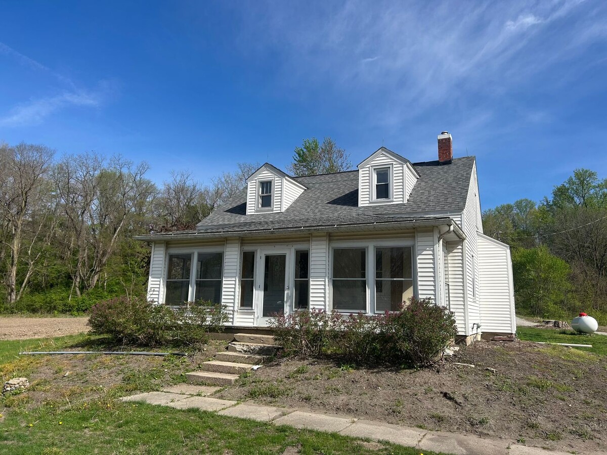 3 Bedroom Single Family Home - 3 Bedroom Single Family Home