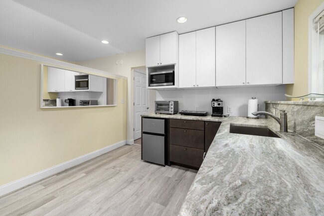 Photo - 327 Silverberry Ct