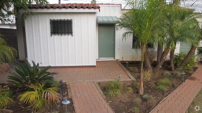Building Photo - 813 25th St Unit A Rental