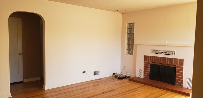 Photo - 901 Country Club Ave