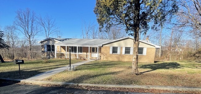 Building Photo - 2027 Reservoir Rd