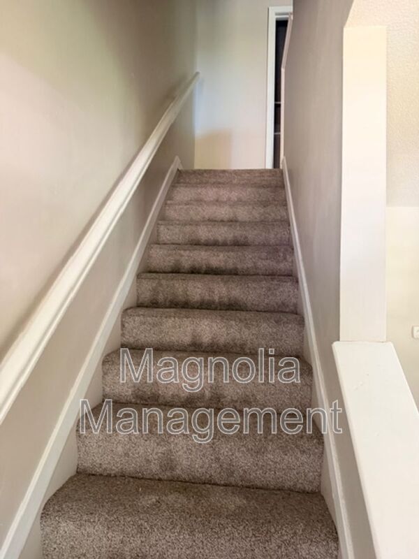 Photo - 226 Oak St Unit Apt E