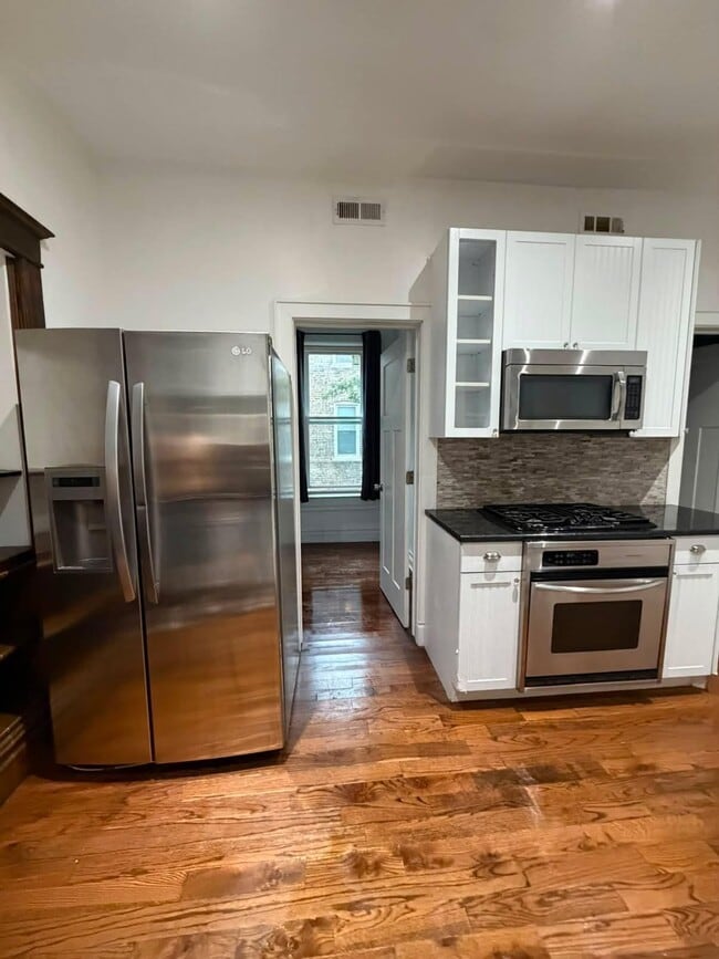 kitchen - 2351 S Whipple St Unit Apartment