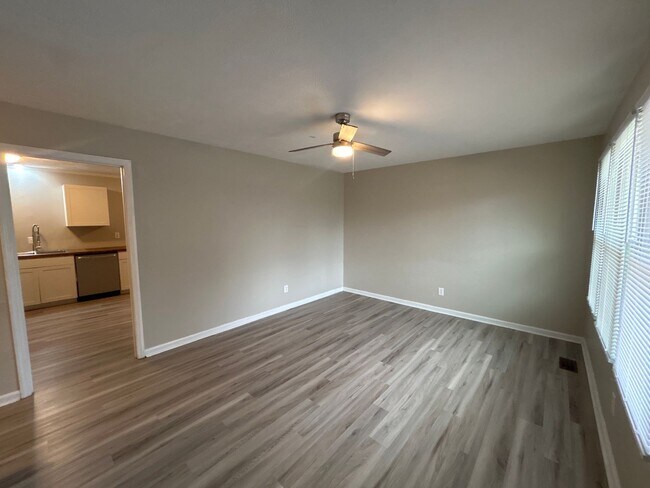 Photo - NEW LISTING!!!!!