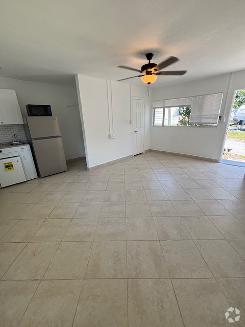 Building Photo - 1064 N Tamiami Trl Unit 97 Rental