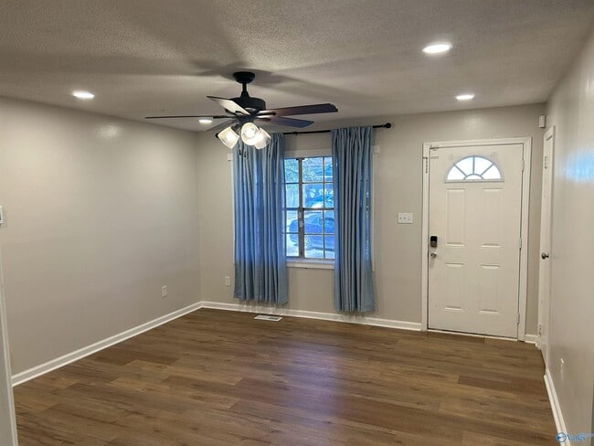 Photo - 3815 Ridgecrest Cir SW