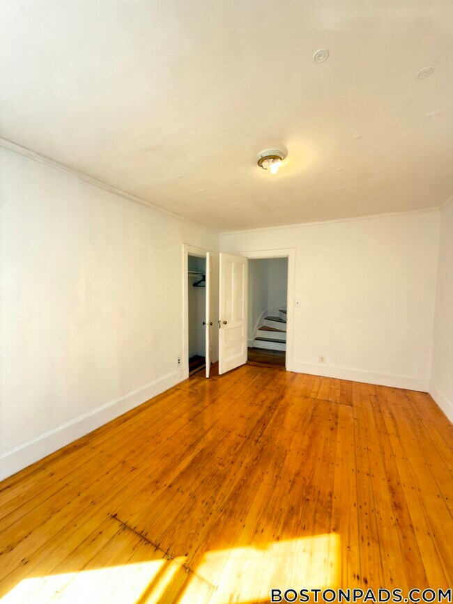 Photo - 45 N Beacon St Unidad 2