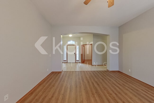 Photo - 529 Loyd Ln