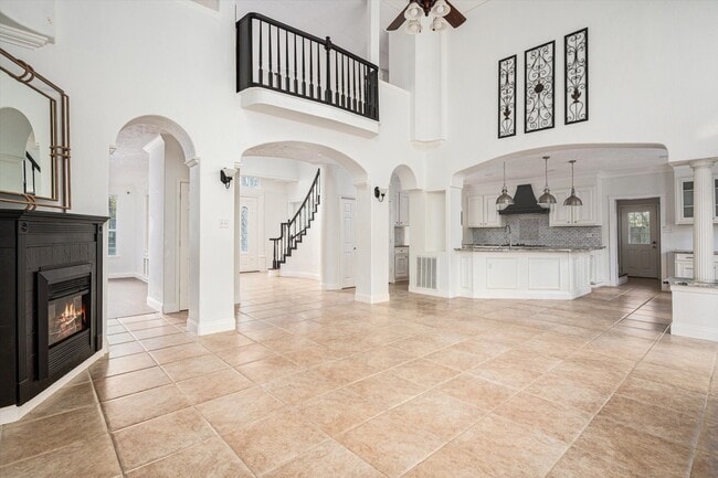 Building Photo - 32726 Riverwood Dr Rental