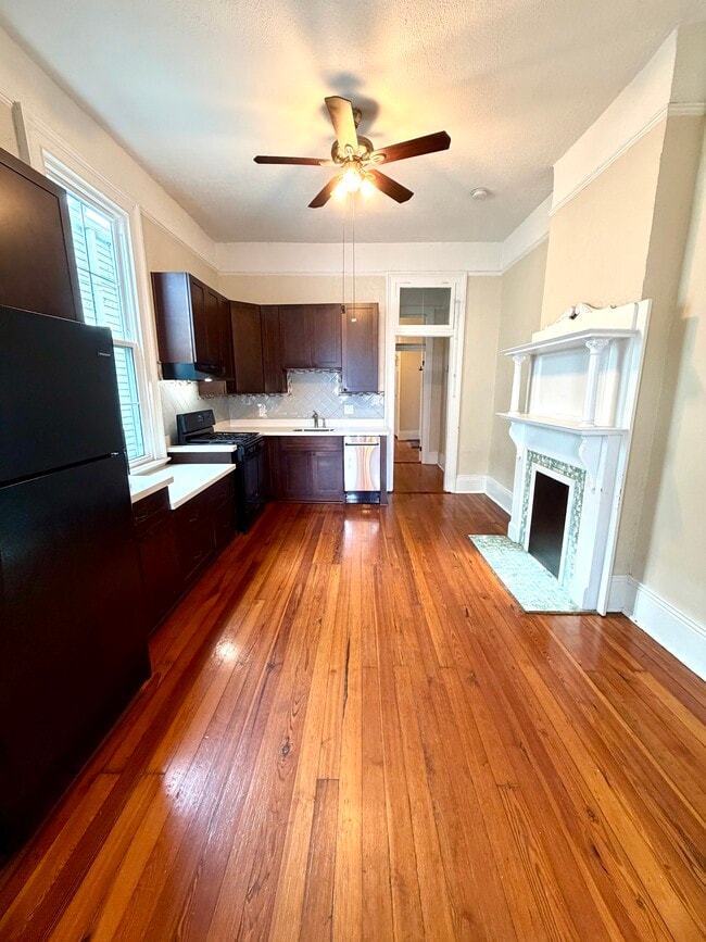 Kitchen - 2420 Jena St Unit 2420