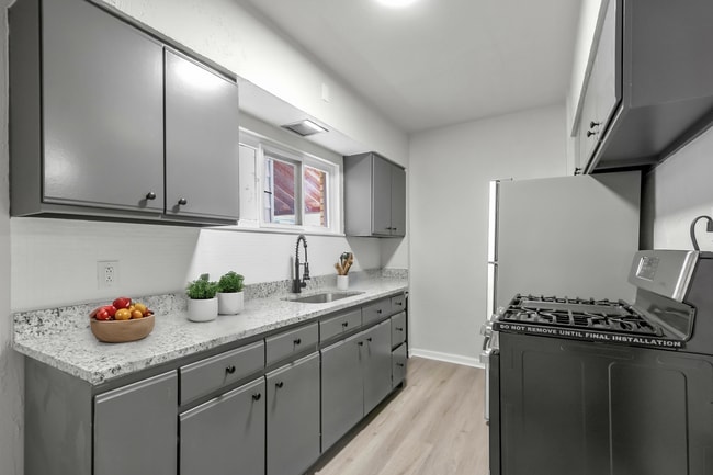 Building Photo - MOVE-IN SPECIAL! 50% OFF 1ST MONTH OF RENT... Rental