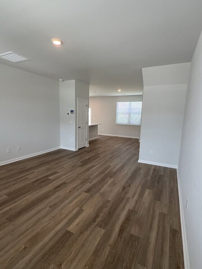 Photo - 306 Salvia St