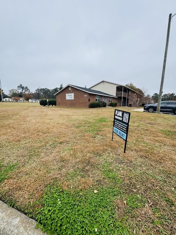 Photo - 3033 Adams Blvd