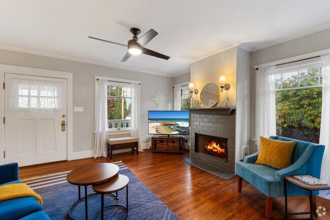 Building Photo - 1520 31st St Rental