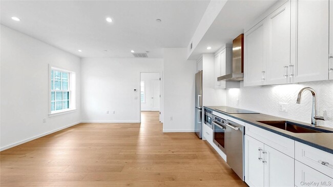 Photo - 16 N Main St