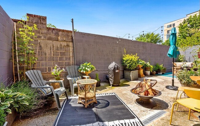 Shared patio - 650 Newton Pl NW Unit 1