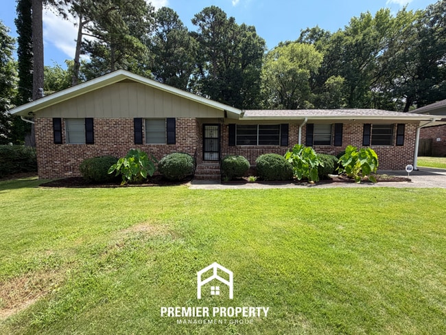 Building Photo - 3BR/2BA Center Point Rental with Hardwood Floors Throughout & Fenced Backyard