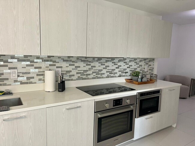 Photo - 501 NE 31st St Unit 701